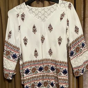 Blouse, cream multi, medium, no tags, little snag on back